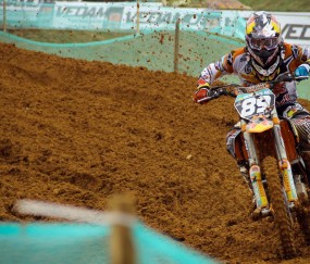 开云平台-弗拉霍维奇一锤定音，比利亚雷亚尔战术碾压那不勒斯