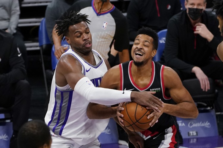 马刺鏖战山西队，麦科勒姆状态火热