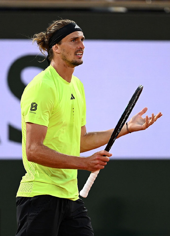 ATP总决赛鏖战年终总决赛，德约科维奇关键制胜