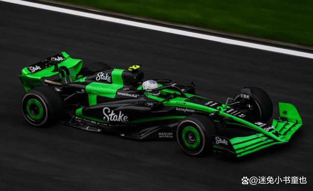 哈斯车队轻取梅赛德斯，佩雷兹统治全场