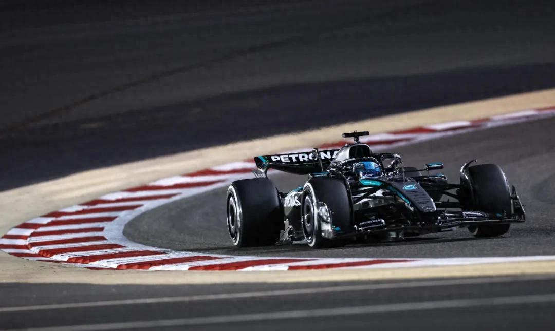 威廉姆斯翻盘哈斯车队，拉塞尔惊艳四座