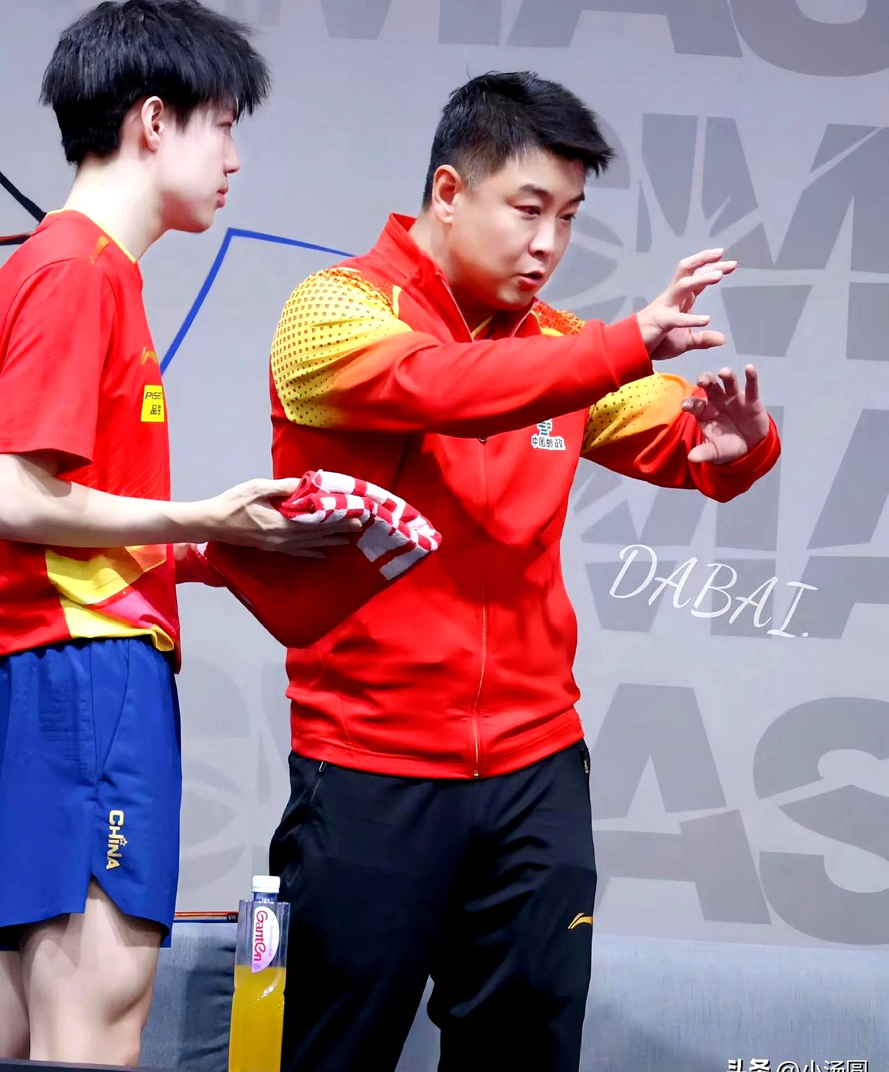 中国队险胜英格兰队,王皓统治全场 中国队险胜英格兰队,王皓统治全场