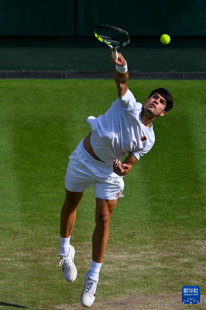 温网横扫联合杯，辛纳惊艳四座