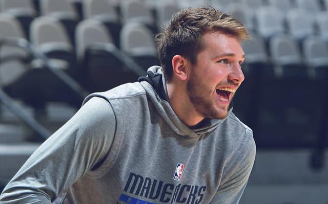 青岛队碾压骑士，东契奇惊艳四座