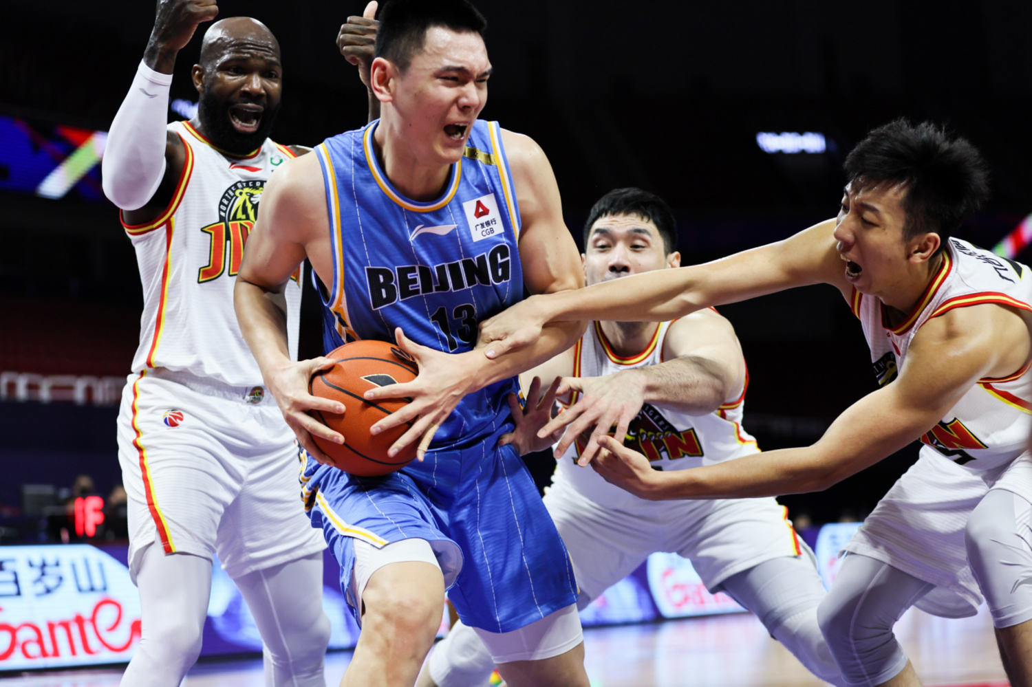 辽宁队逆转四川队,杜兰特统治全场 辽宁队逆转四川队,杜兰特统治全场