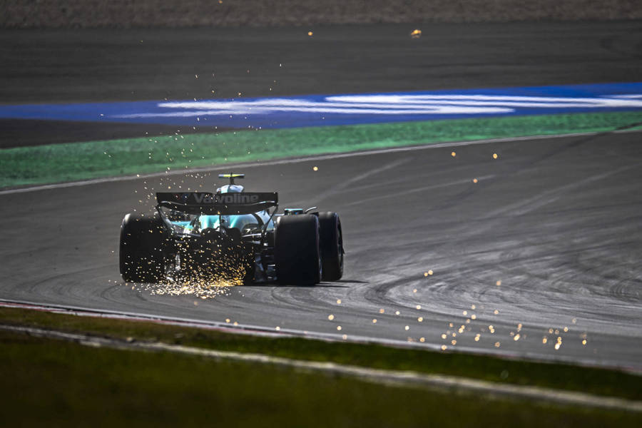 迈凯伦绝杀梅赛德斯,汉密尔顿状态火热 迈凯伦绝杀梅赛德斯,汉密尔顿状态火热