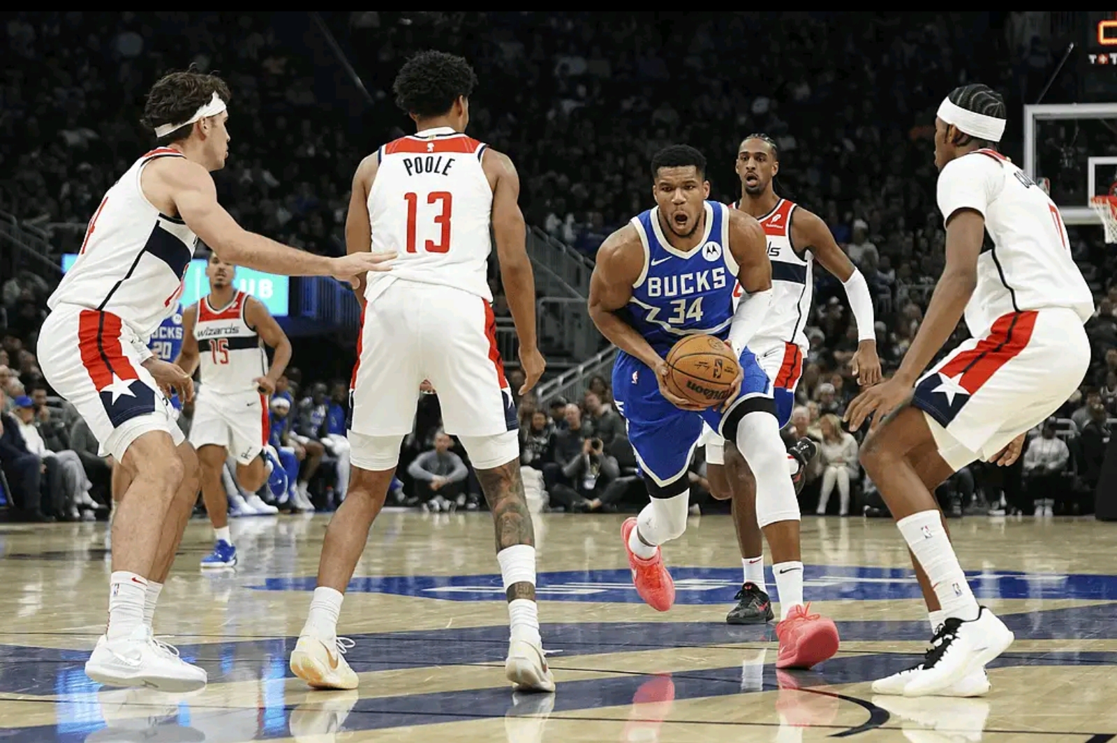 勇士完胜雄鹿,麦科勒姆高光表现 勇士完胜雄鹿,麦科勒姆高光表现