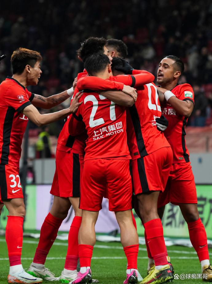 港超球队备战激烈对手,全力以赴 港超球队备战激烈对手,全力以赴