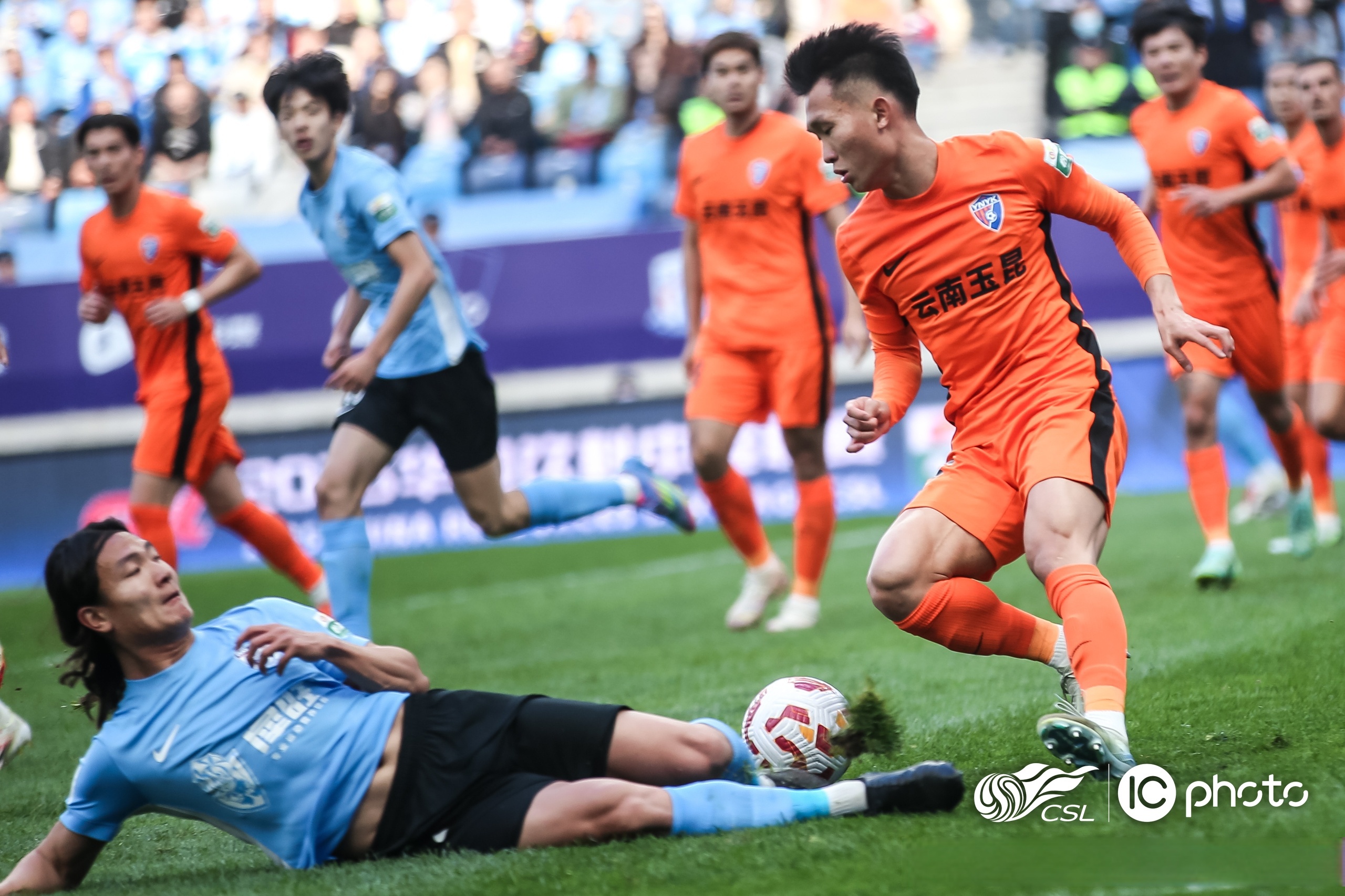中超联赛对决存机遇，球队胜利之门铺展