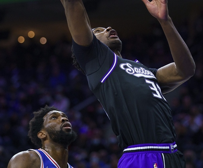 国王轻取太阳，恩比德高光表现